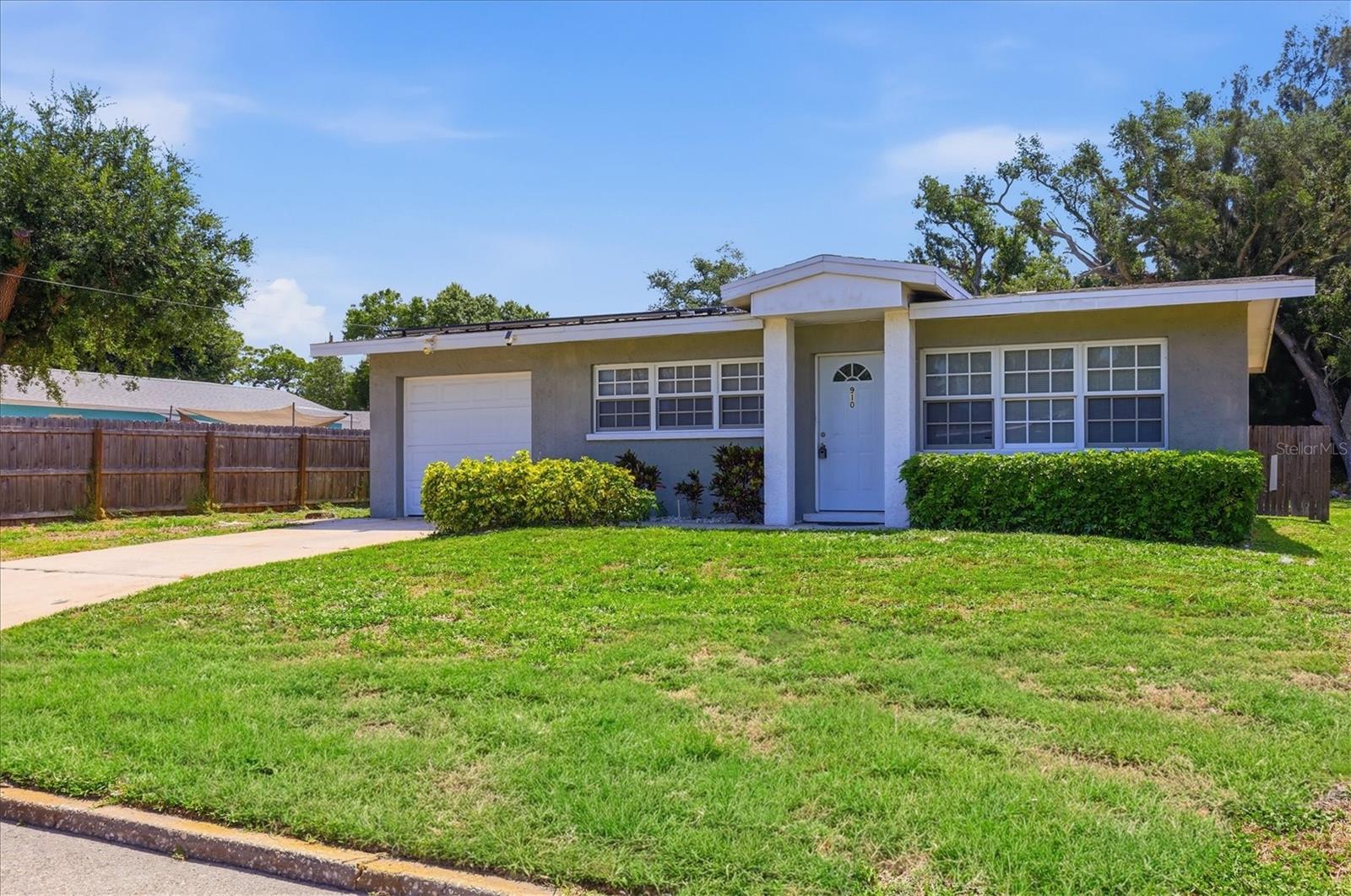 Photo of 910 16TH AVENUE PALMETTO FL 34221