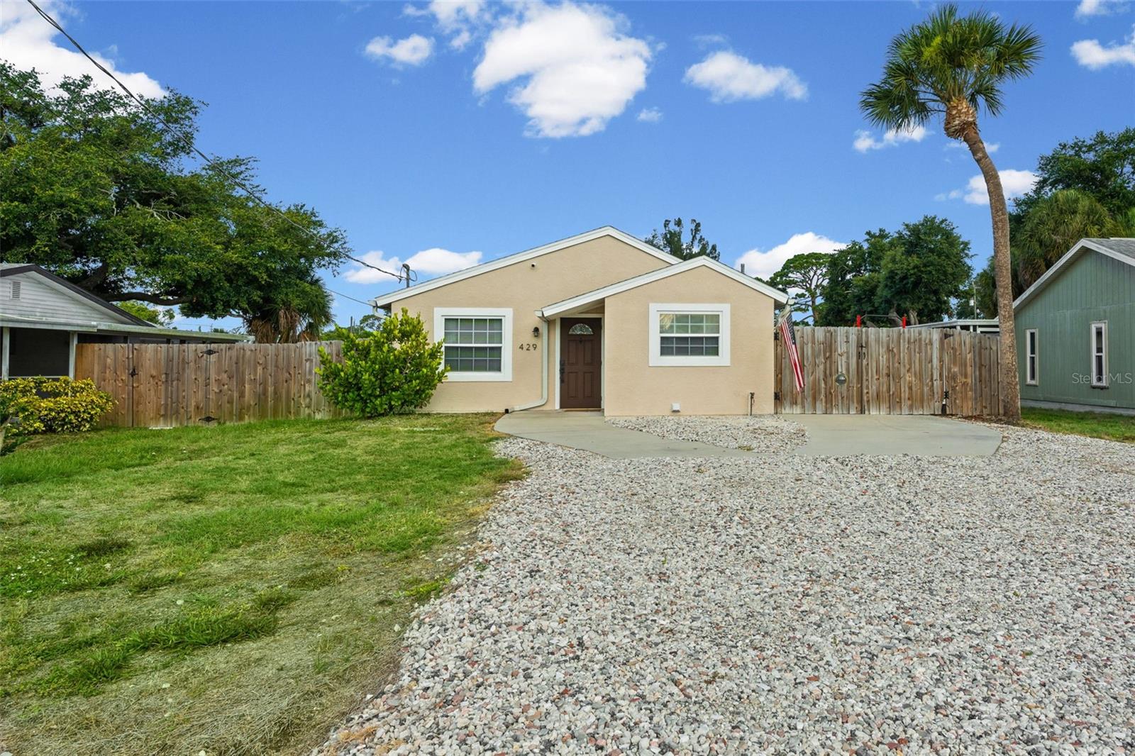 Photo of 429 PATTERSON AVENUE OSPREY FL 34229