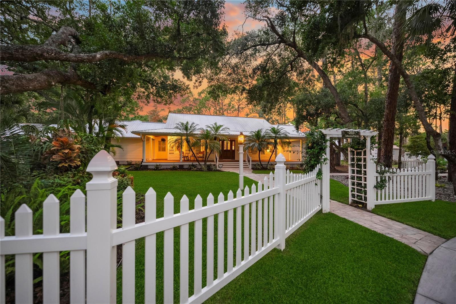 Photo of 2810 SARASOTA GOLF CLUB BOULEVARD SARASOTA FL 34240