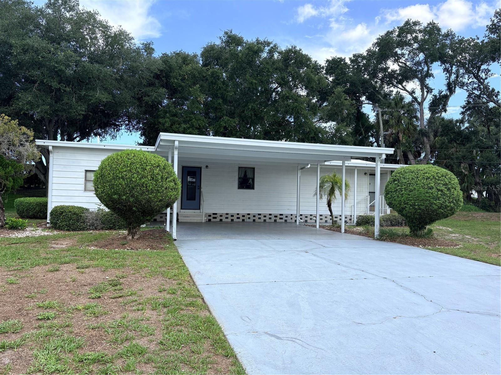 Photo of 8519 BUCKINGHAM PLACE PALMETTO FL 34221