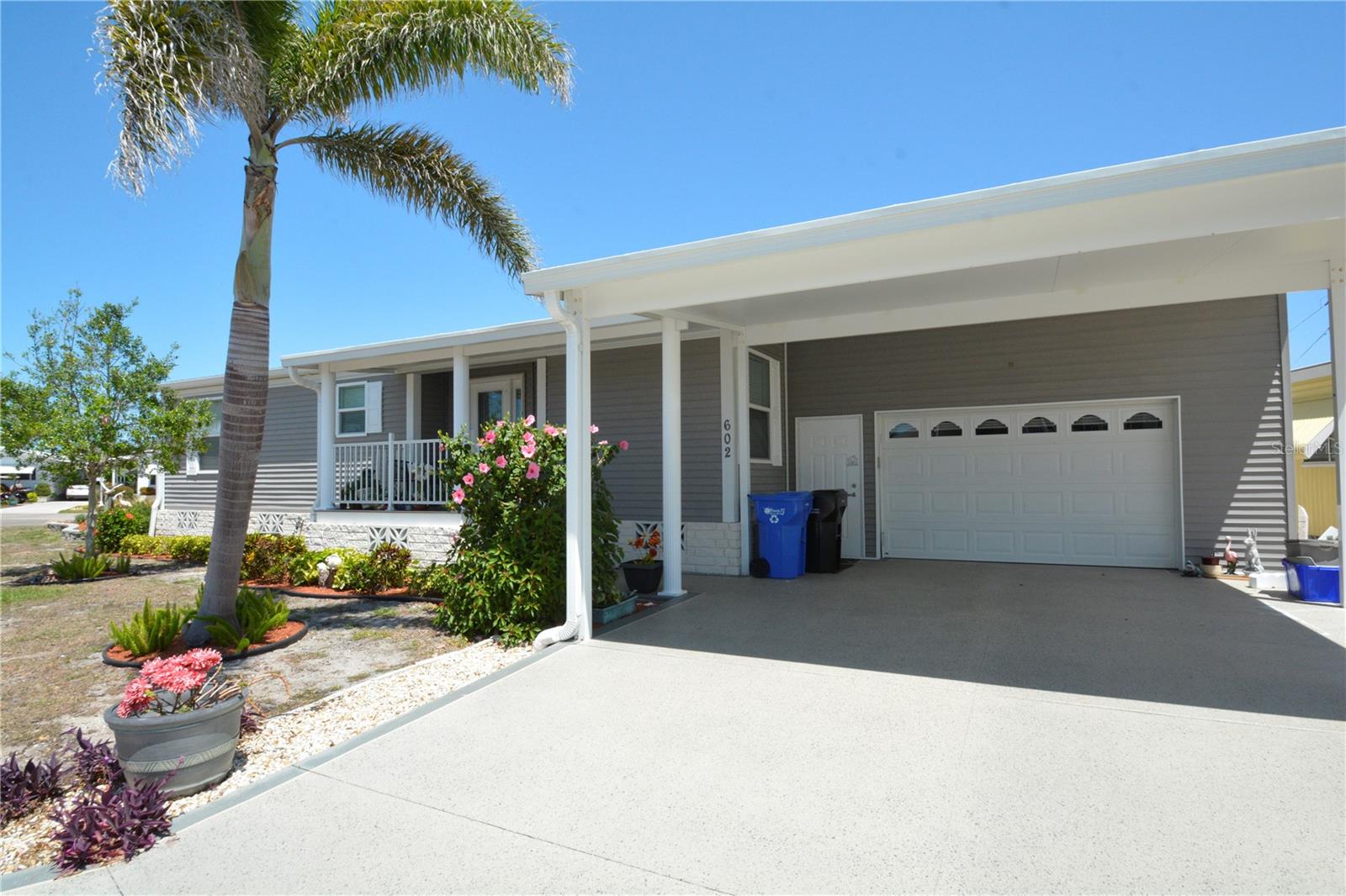 Photo of 602 CAREFREE VENICE FL 34285