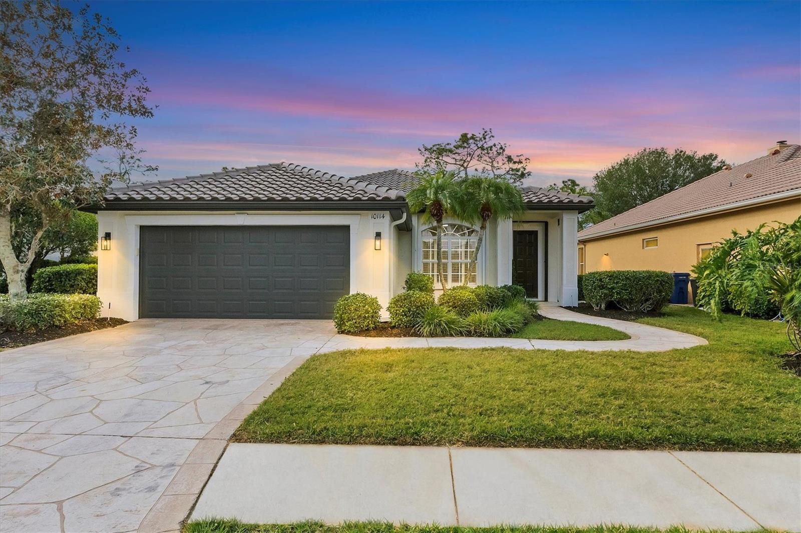 Photo of 10114 GLENMORE AVENUE BRADENTON FL 34202