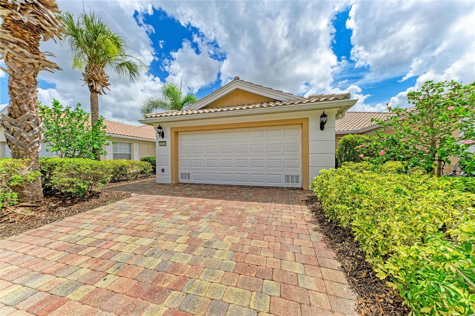 Photo of 11616 GARESSIO LANE SARASOTA FL 34238