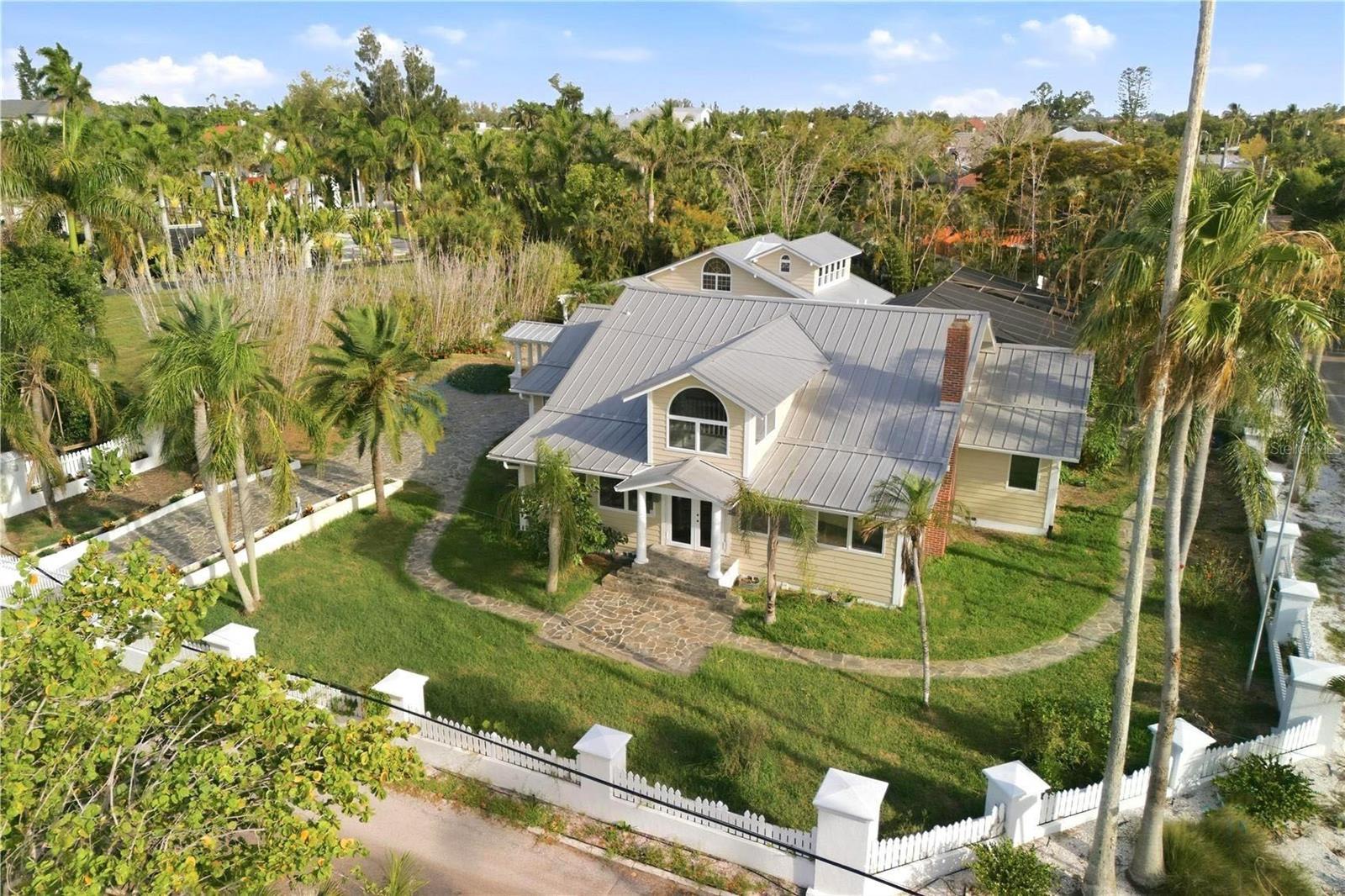 Photo of 604 NORSOTA WAY SARASOTA FL 34242