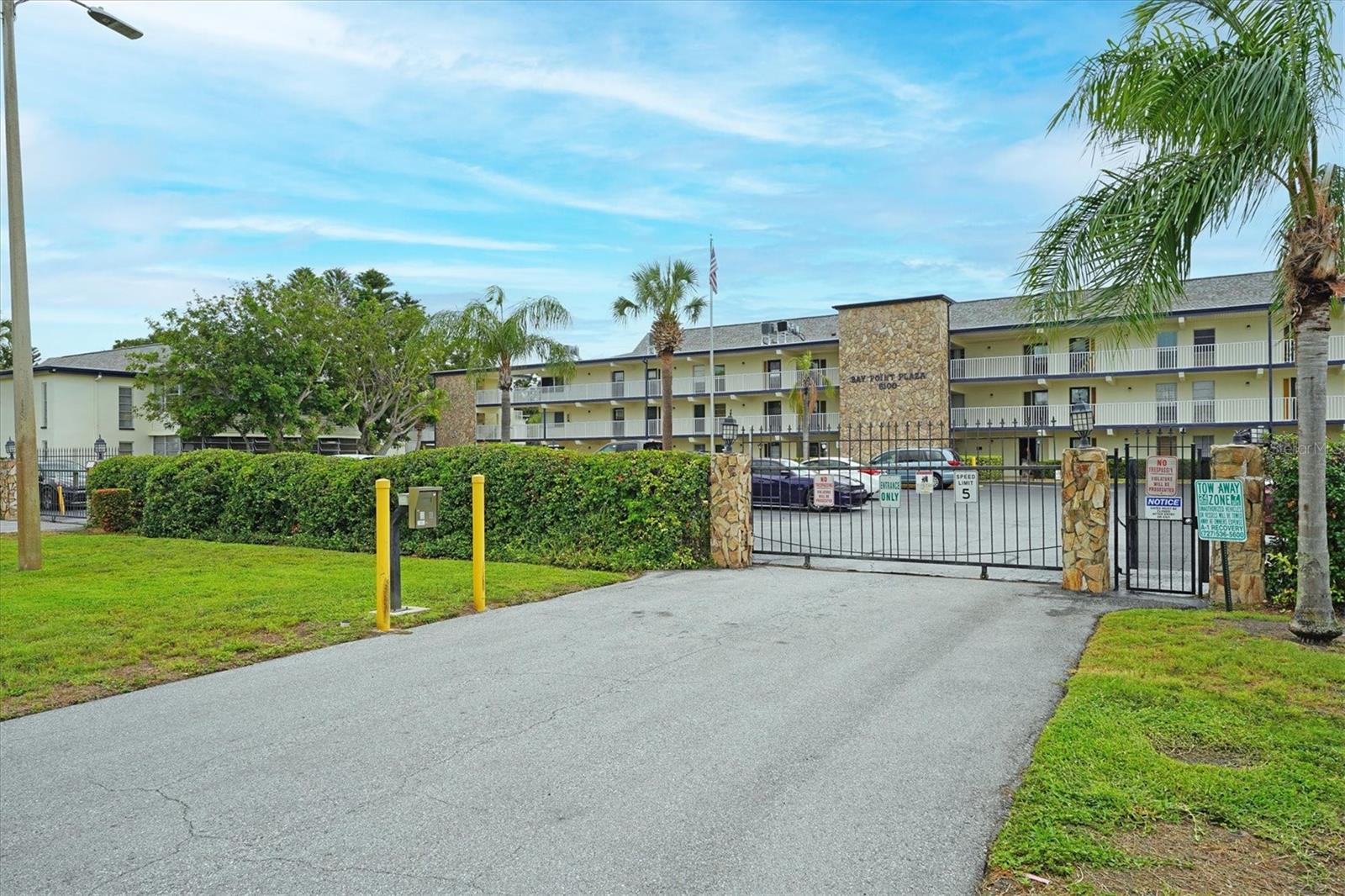 Photo of 6100 12TH STREET #220 ST PETERSBURG FL 33705