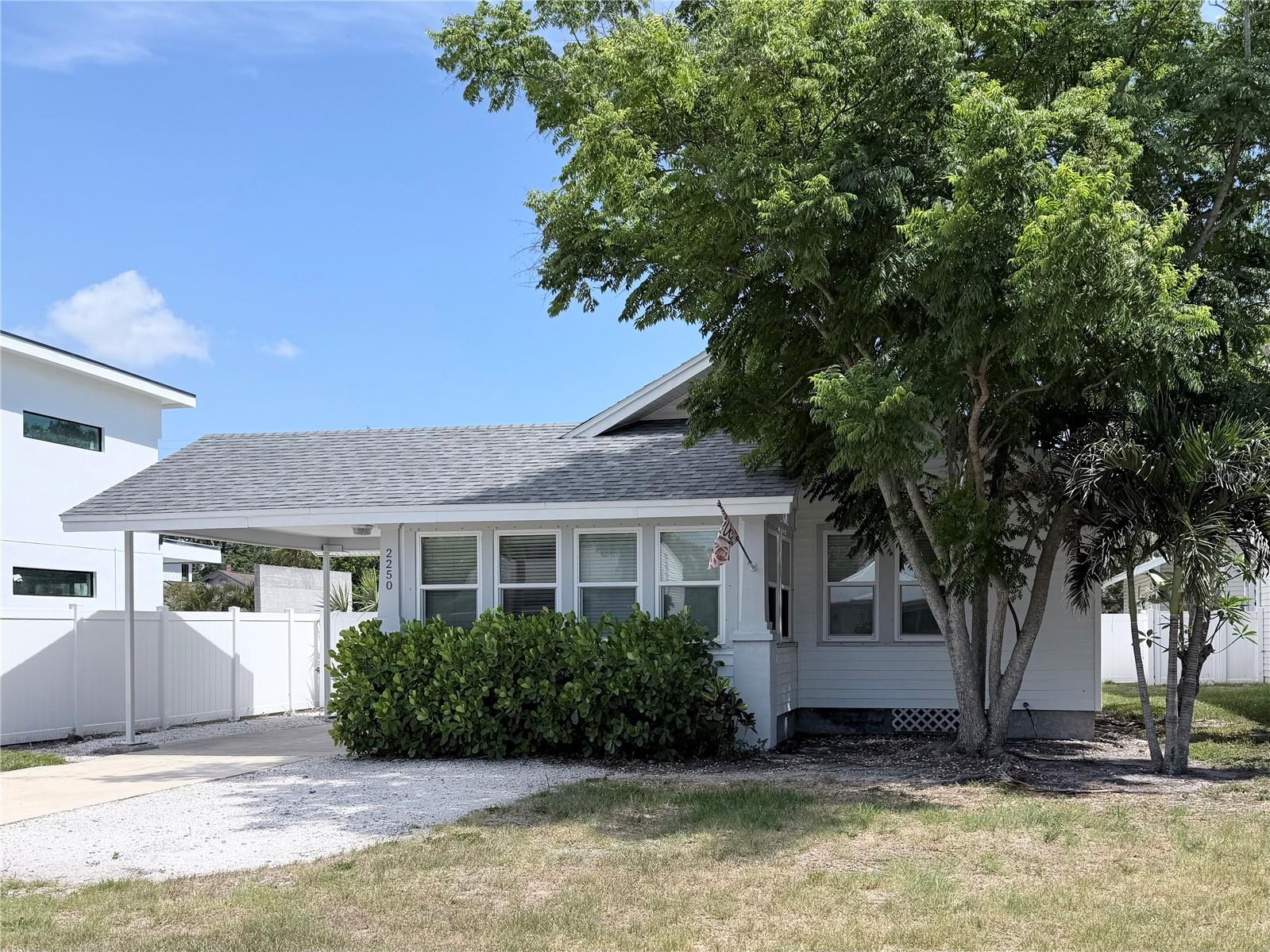 Photo of 2250 ARLINGTON STREET SARASOTA FL 34239