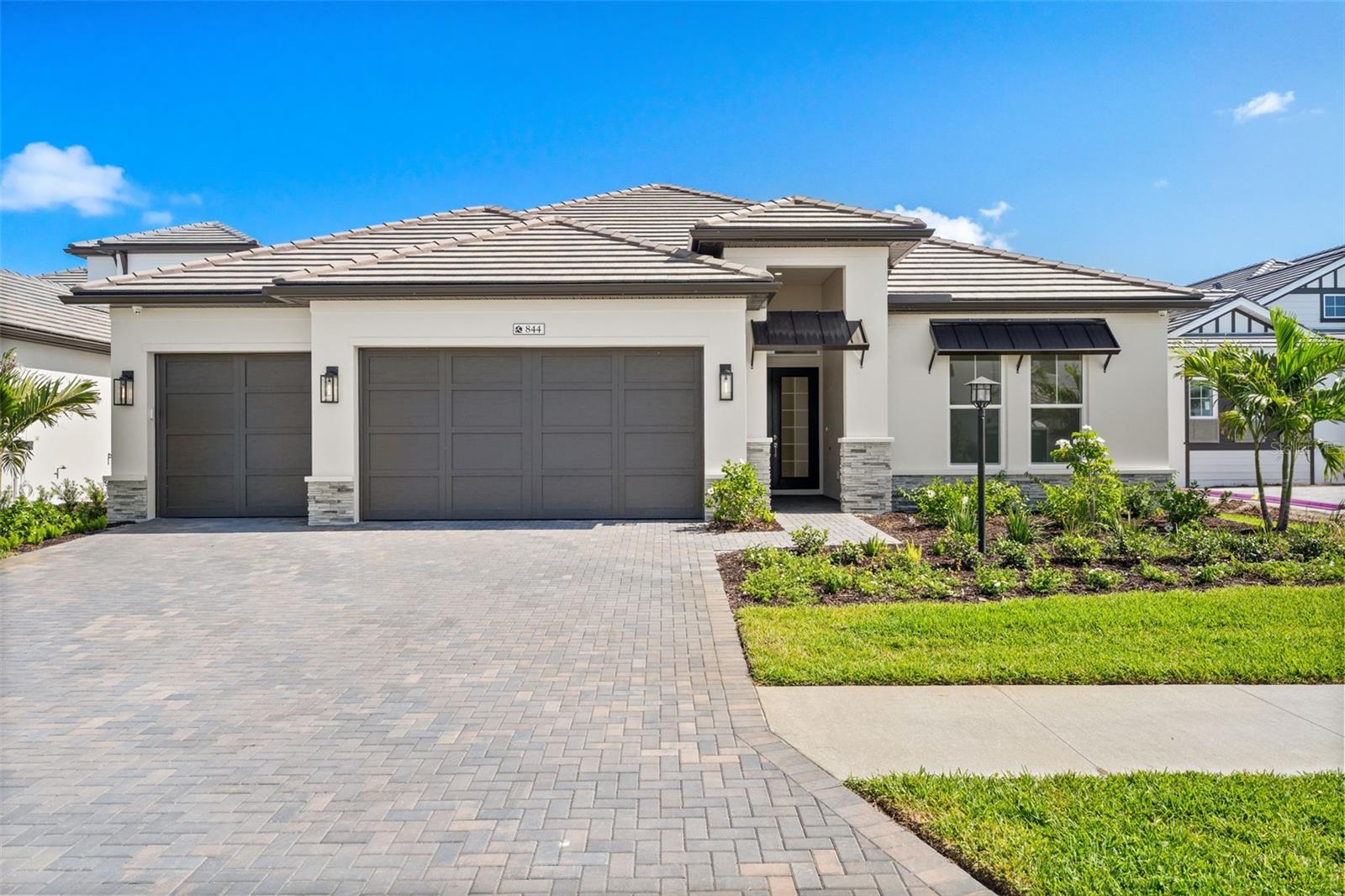 Photo of 844 BLUE SHELL LOOP SARASOTA FL 34240
