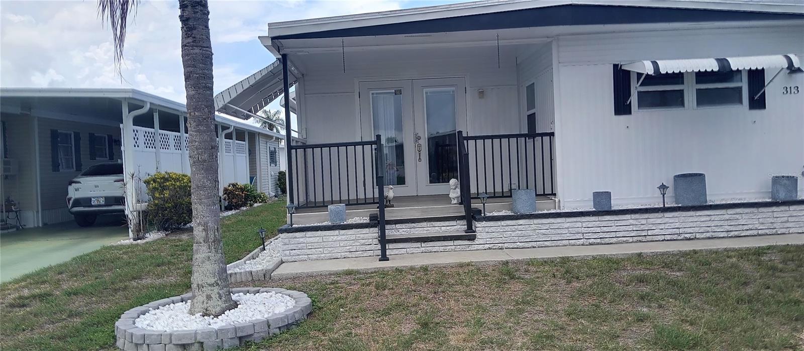 Photo of 313 DANUBE CIRCLE BRADENTON FL 34207