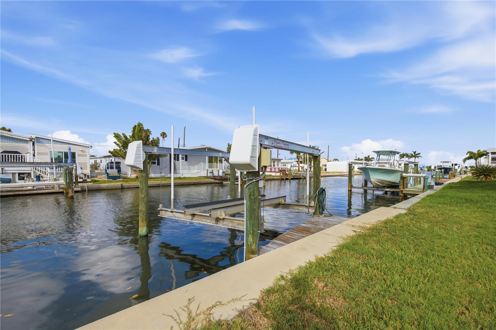 Photo of 264 JAMAICA DRIVE PALMETTO FL 34221