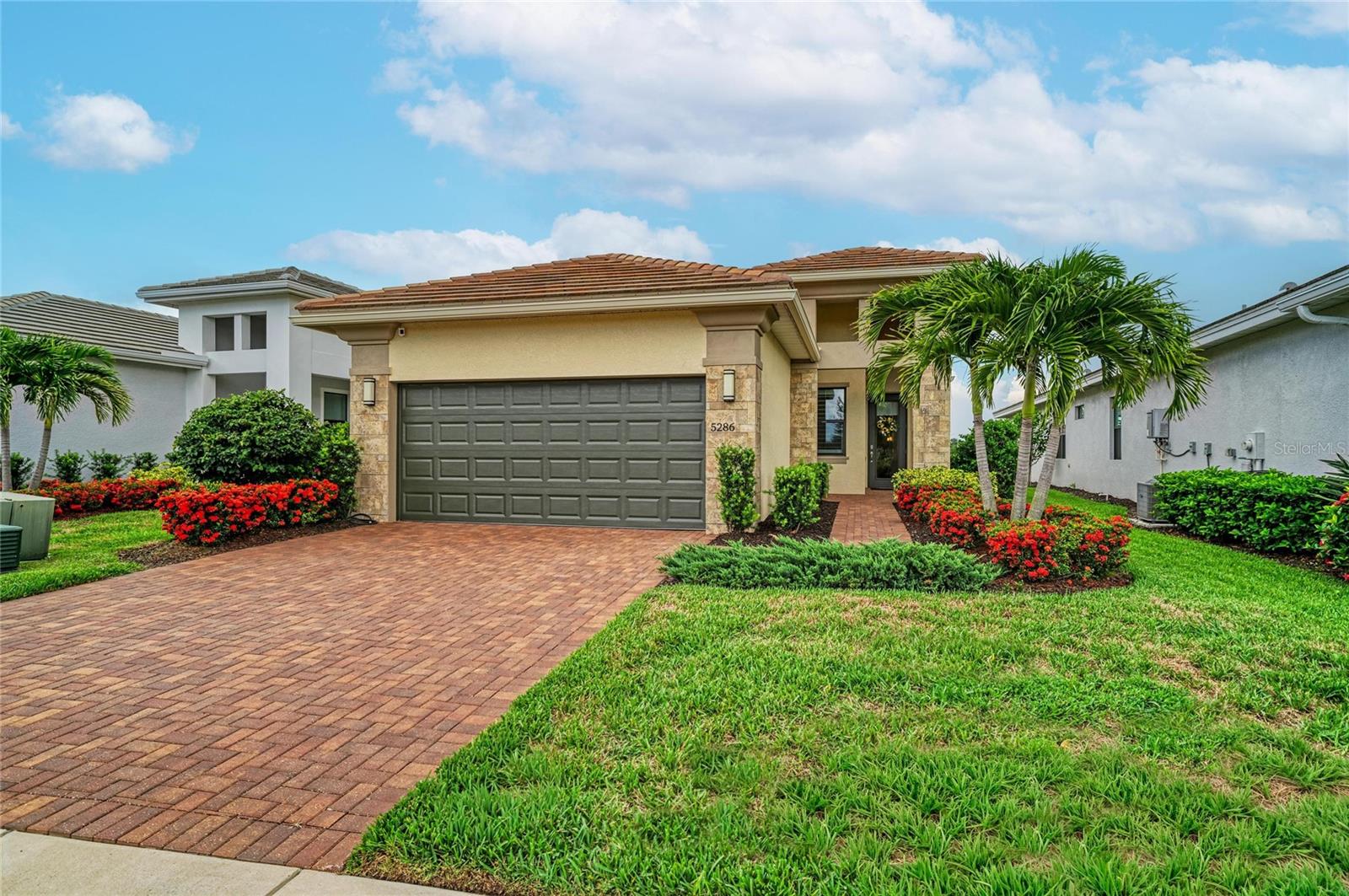 Photo of 5286 BARNETT CIRCLE BRADENTON FL 34211