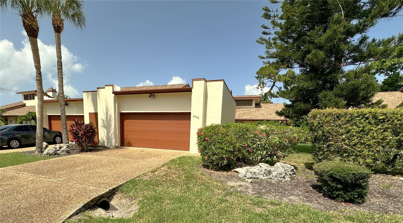 Photo of 6206 COURTSIDE DRIVE BRADENTON FL 34210