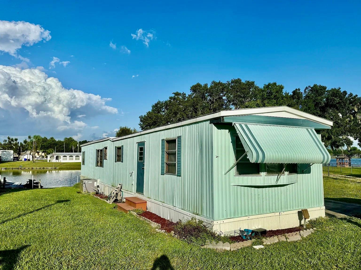 Photo of 16 W PALM CIRCLE LAKE PLACID FL 33852
