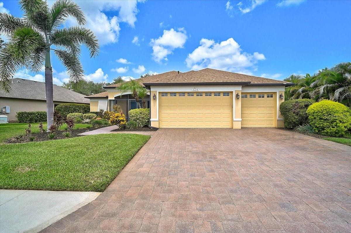 Photo of 608 DOGWOOD RUN BRADENTON FL 34212
