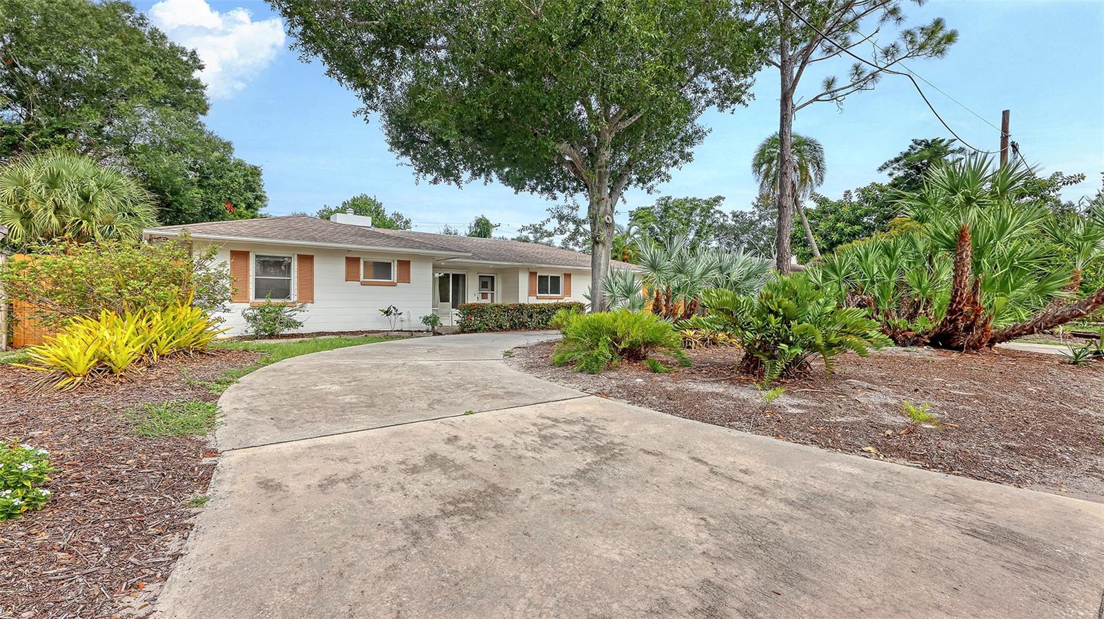 Photo of 4735 REMINGTON DRIVE SARASOTA FL 34234