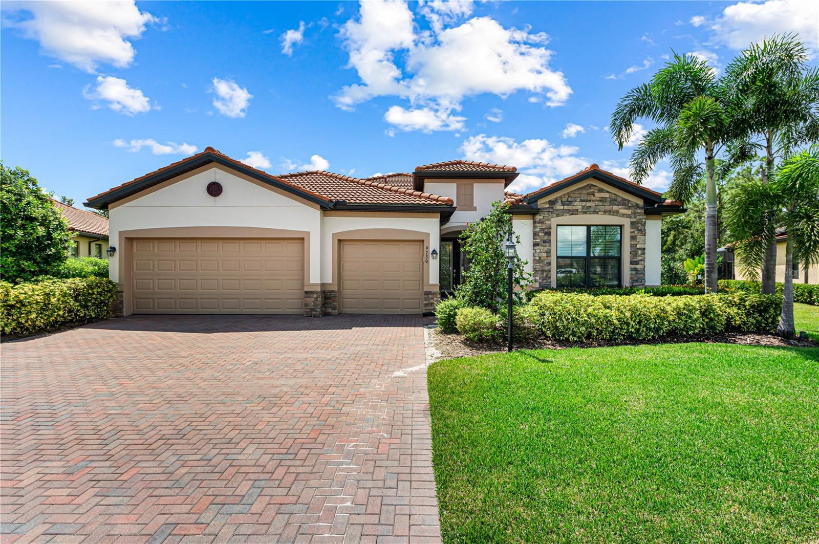 Photo of 9730 CARNOUSTIE PLACE BRADENTON FL 34211
