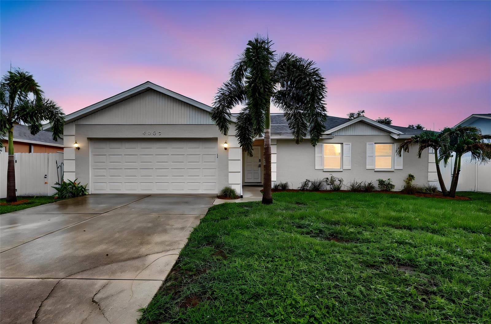Photo of 4063 PALAU DRIVE SARASOTA FL 34241