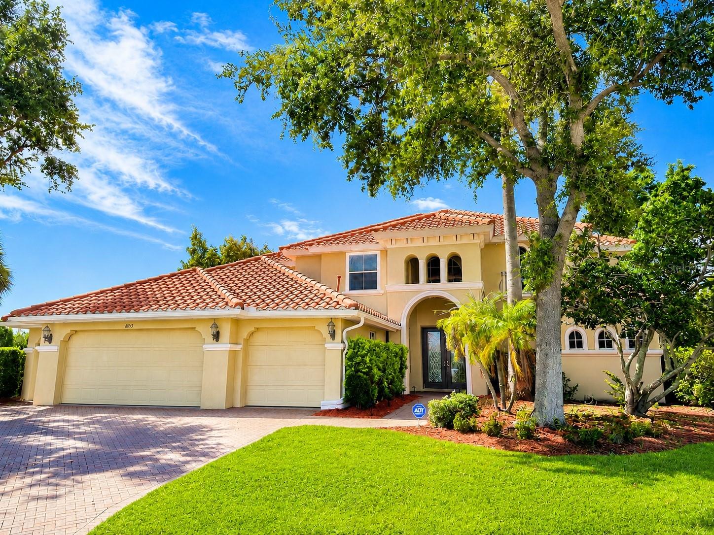 Photo of 10115 DAY LILY COURT BRADENTON FL 34212