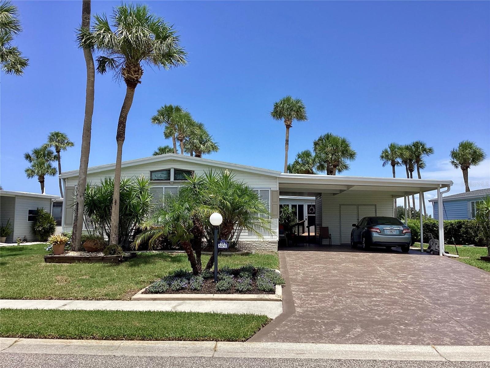 Photo of 8451 IMPERIAL CIRCLE PALMETTO FL 34221