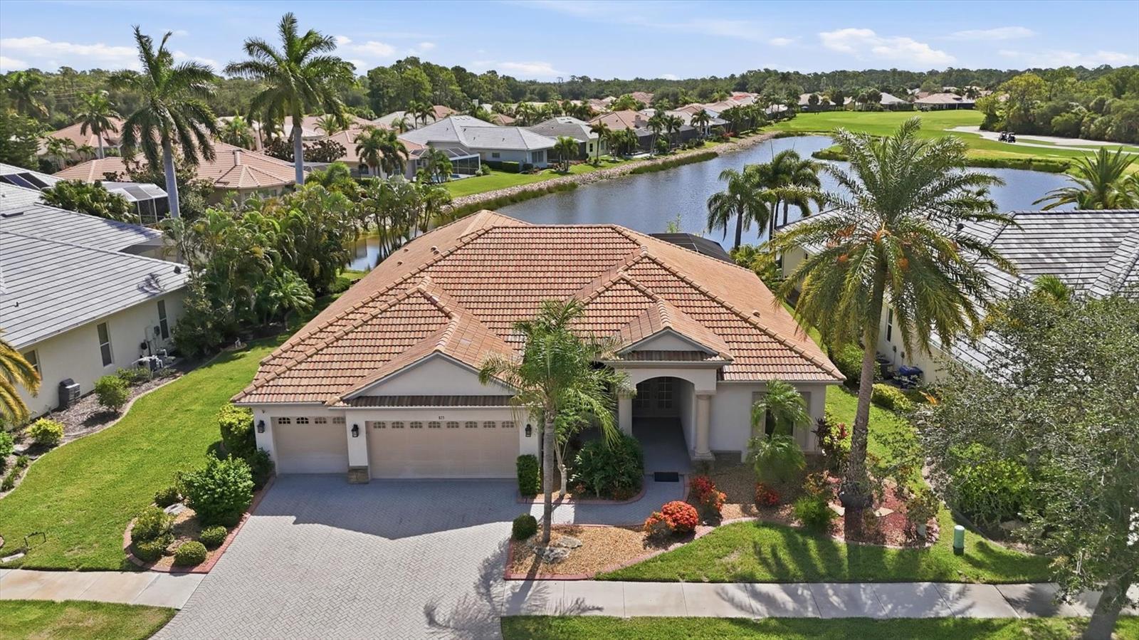 Photo of 815 TROPEZ LANE VENICE FL 34292