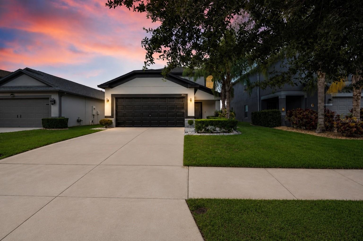 Photo of 1921 HAWKS VIEW DRIVE RUSKIN FL 33570