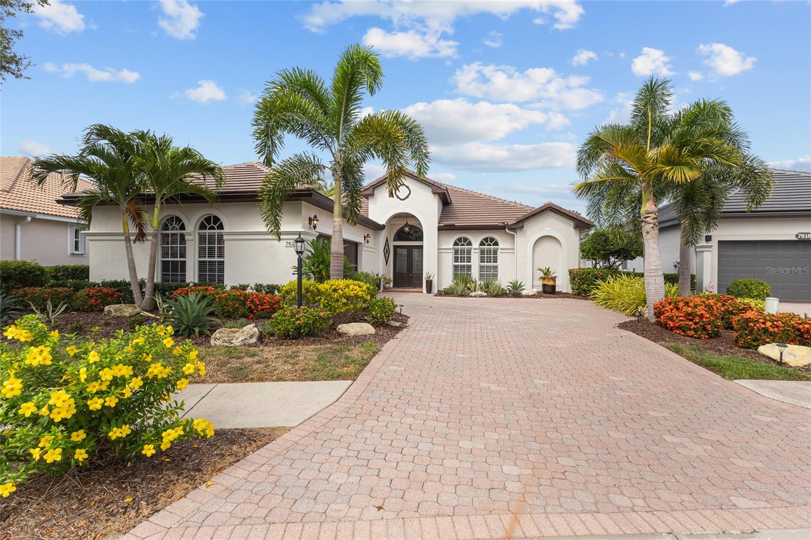 Photo of 7622 DESERT INN WAY BRADENTON FL 34202