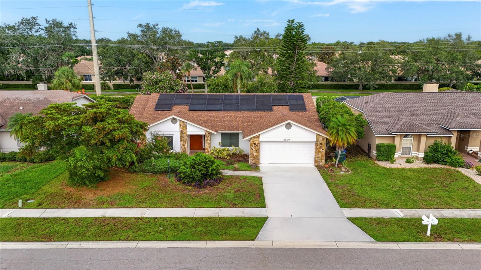 Photo of 4407 DIAMOND CIRCLE SARASOTA FL 34233