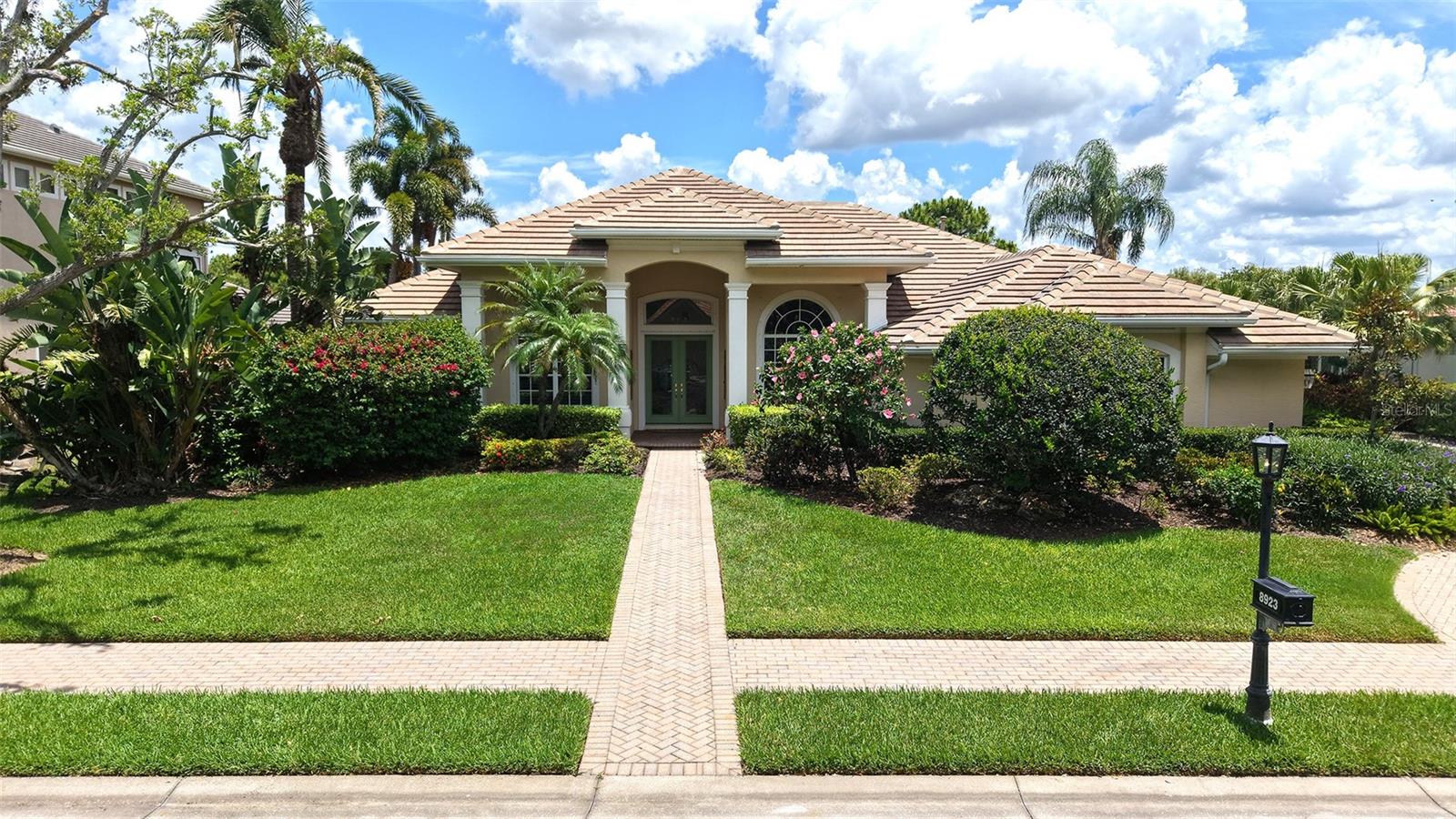 Photo of 8923 BLOOMFIELD BOULEVARD SARASOTA FL 34238