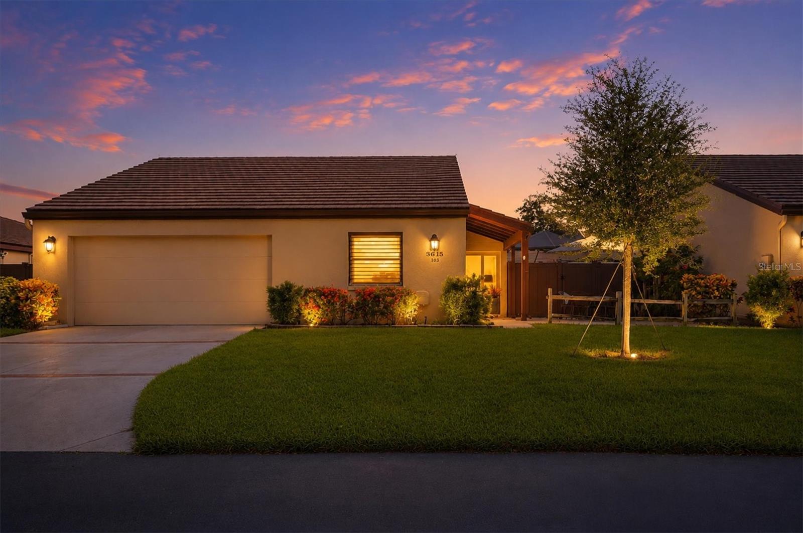 Photo of 3615 GLEN OAKS MANOR DRIVE SARASOTA FL 34232