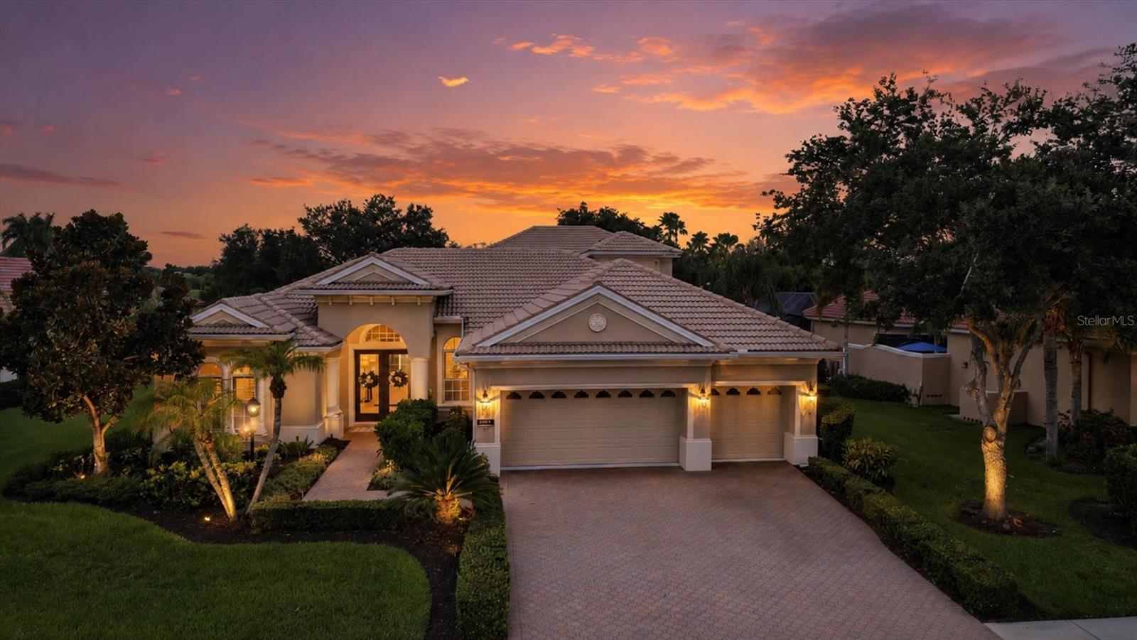 Photo of 6806 DOMINION LANE LAKEWOOD RANCH FL 34202