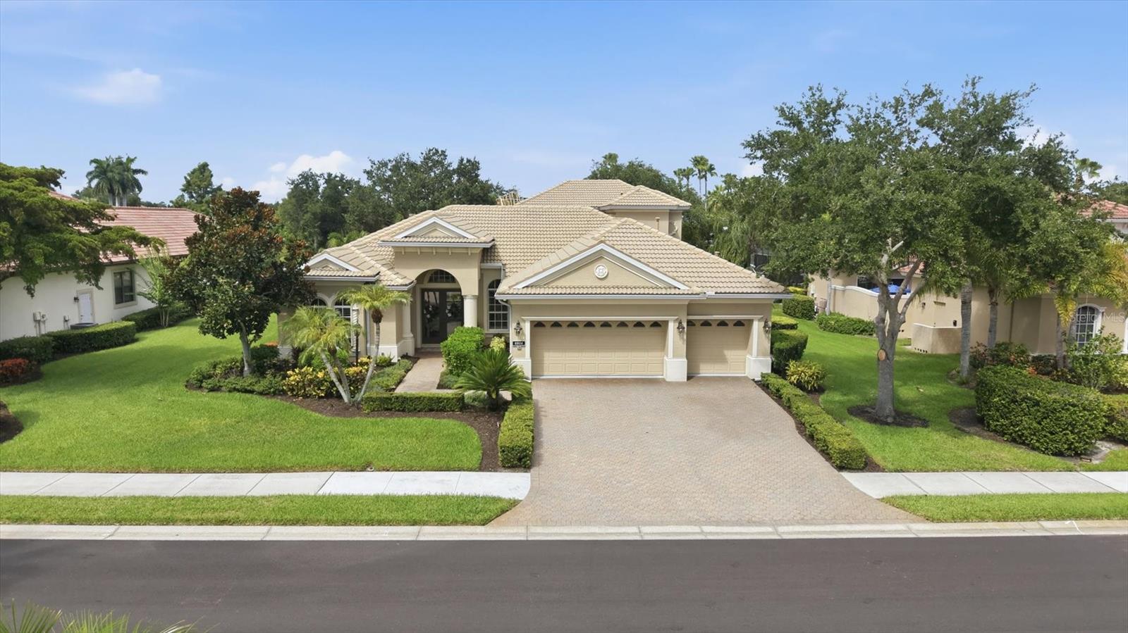 Photo of 6806 DOMINION LANE LAKEWOOD RANCH FL 34202