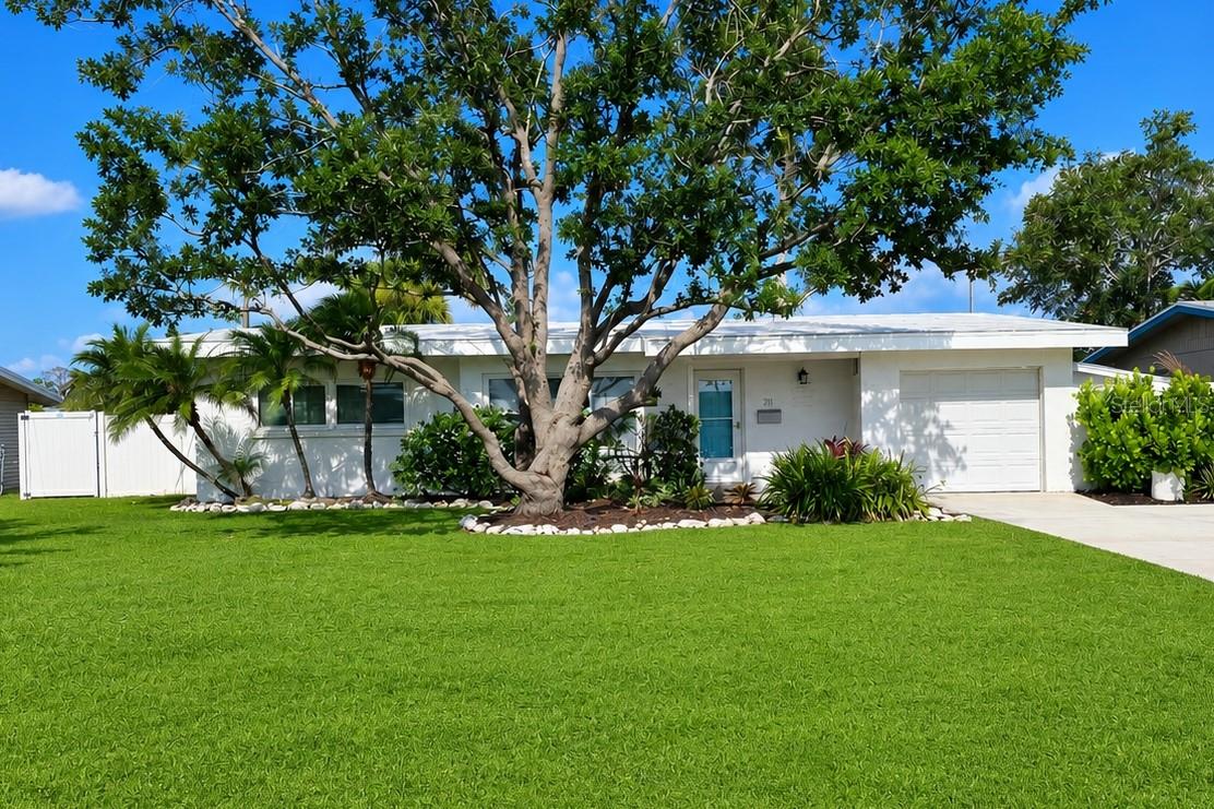 Photo of 211 22ND STREET BRADENTON FL 34208