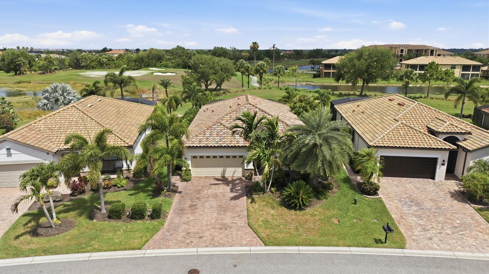 Photo of 6540 WILLOWSHIRE WAY BRADENTON FL 34212