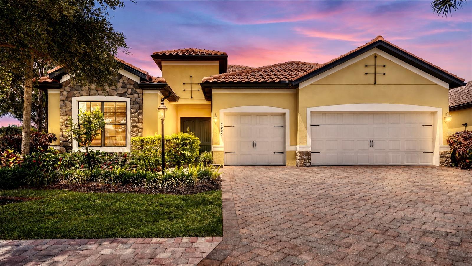 Photo of 7005 WHITTLEBURY TRAIL LAKEWOOD RANCH FL 34202