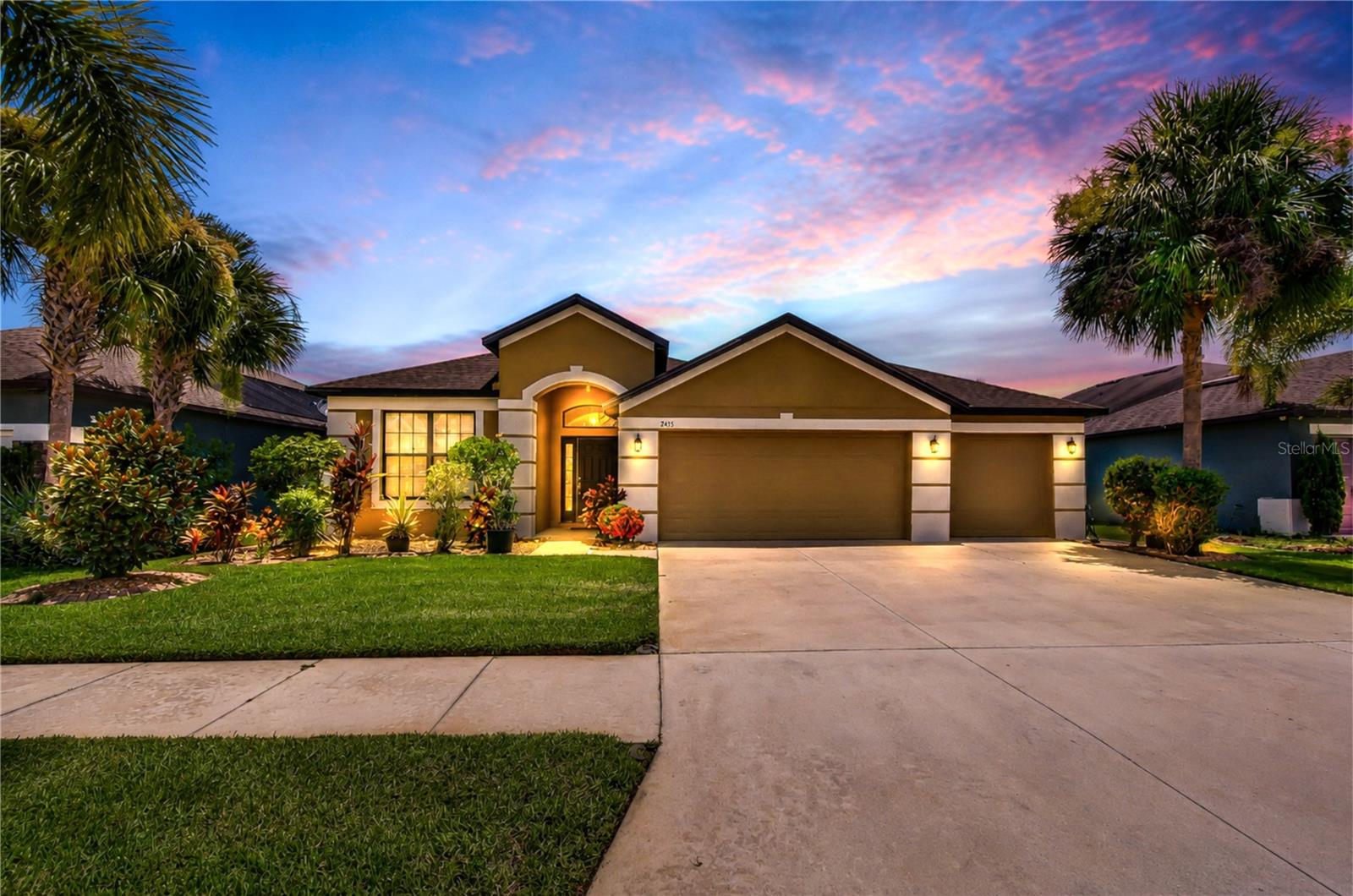 Photo of 8443 WHITE POPLAR DRIVE RIVERVIEW FL 33578