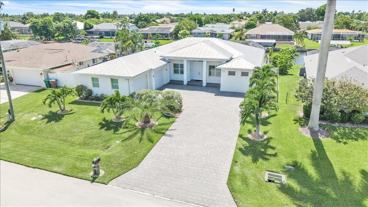Photo of 2918 SE 10TH PLACE CAPE CORAL FL 33904