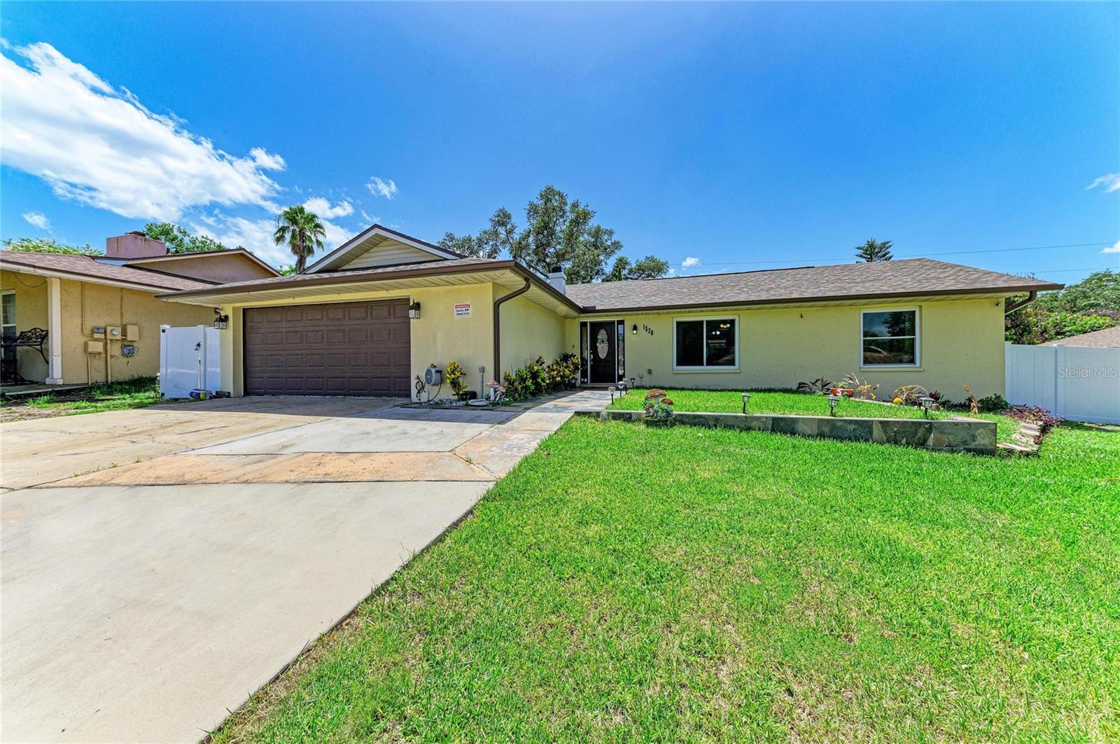 Photo of 1520 SUNNYHILLS DRIVE BRANDON FL 33510