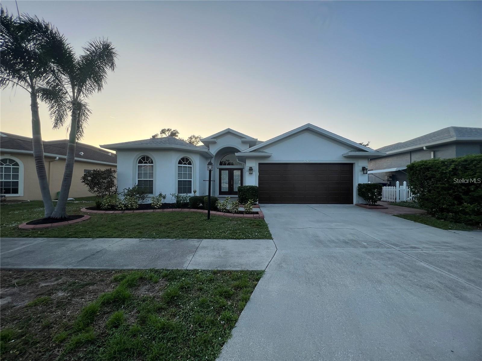 Photo of 1066 WHITEGATE COURT SARASOTA FL 34232