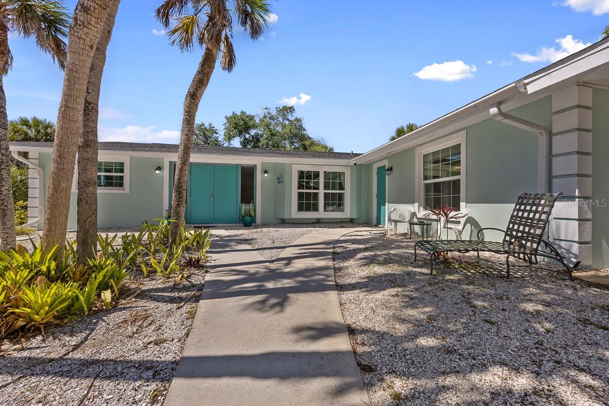 Photo of 4055 BAY OAKS CIRCLE ENGLEWOOD FL 34223