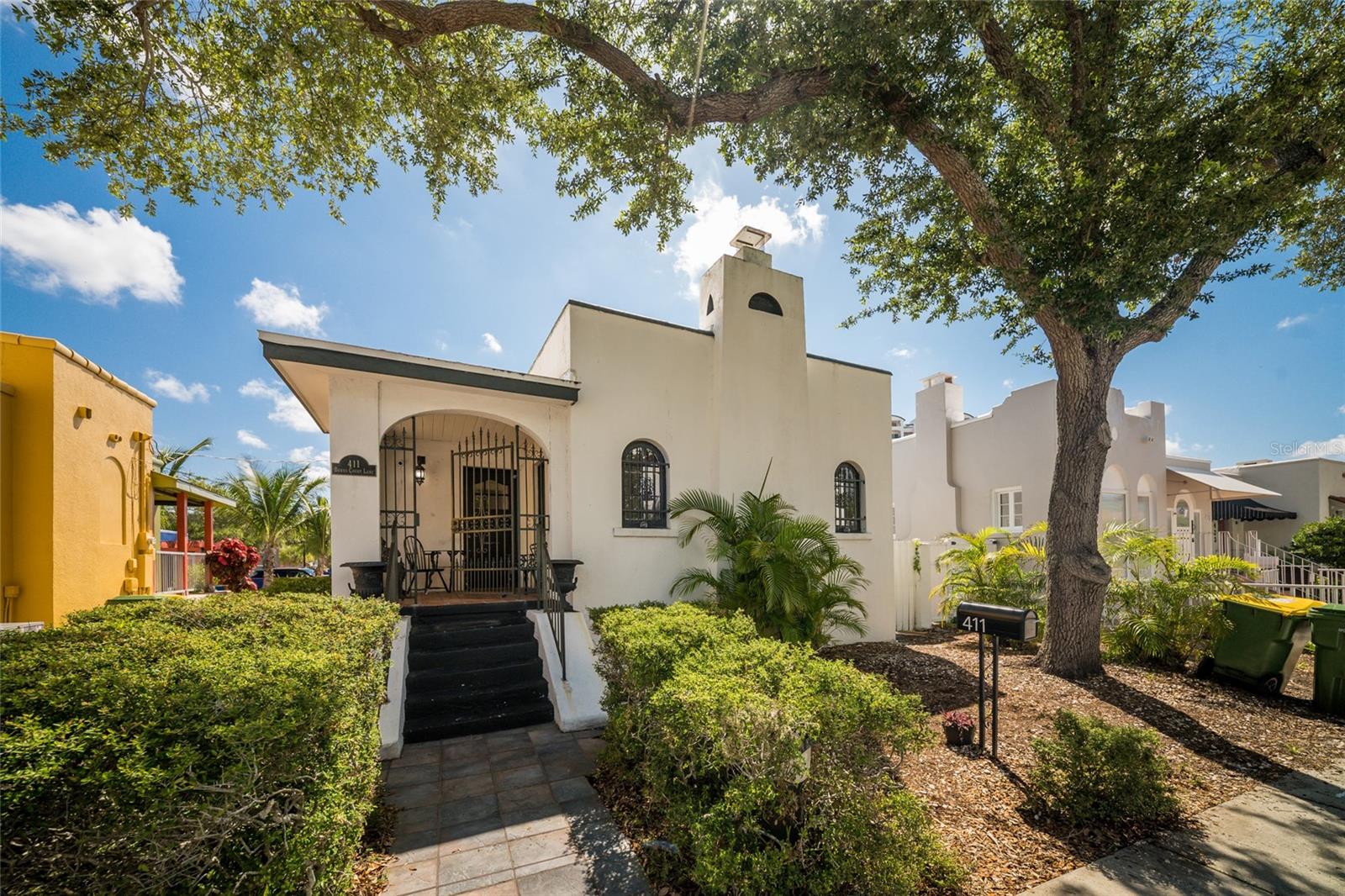Photo of 411 BURNS COURT SARASOTA FL 34236