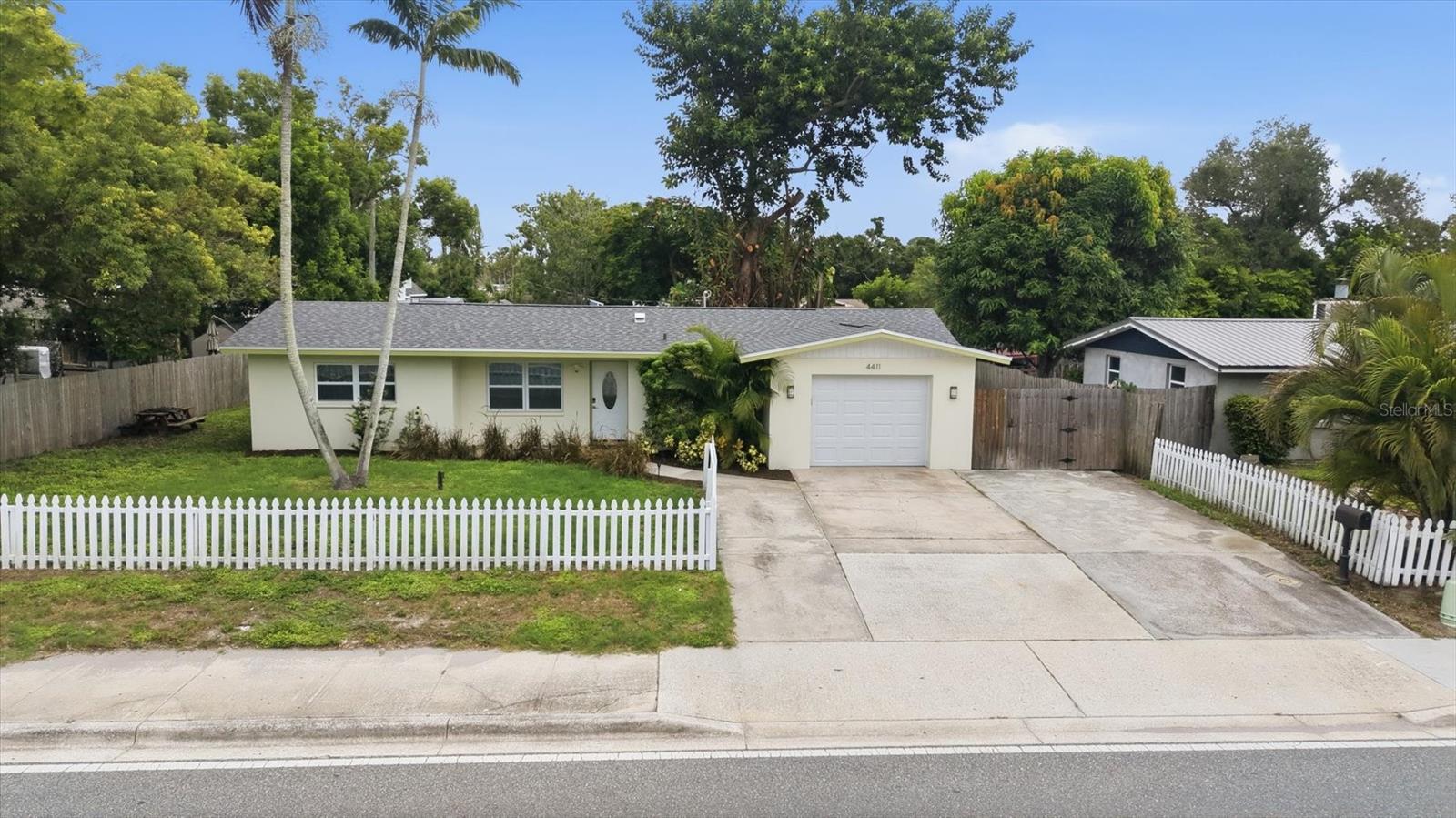 Photo of 4411 BENEVA ROAD SARASOTA FL 34233