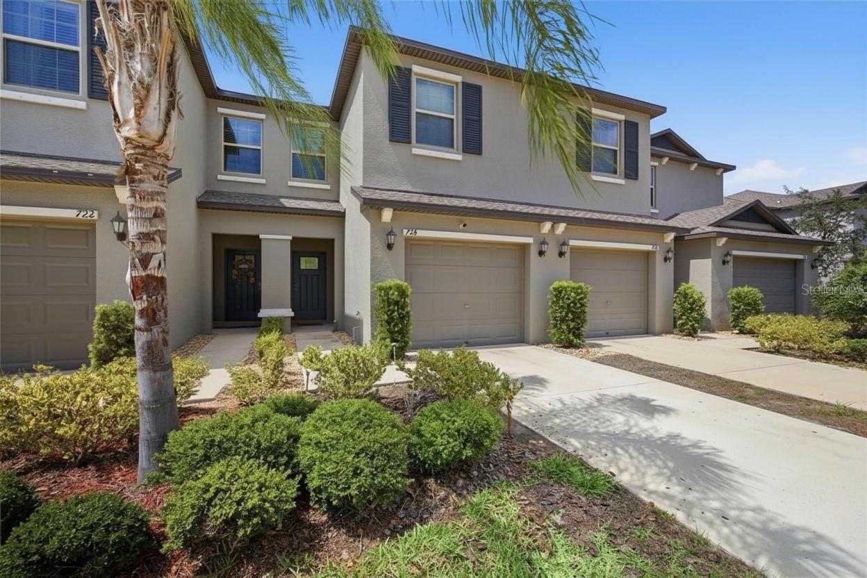 Photo of 724 ROYAL EMPRESS DRIVE RUSKIN FL 33570