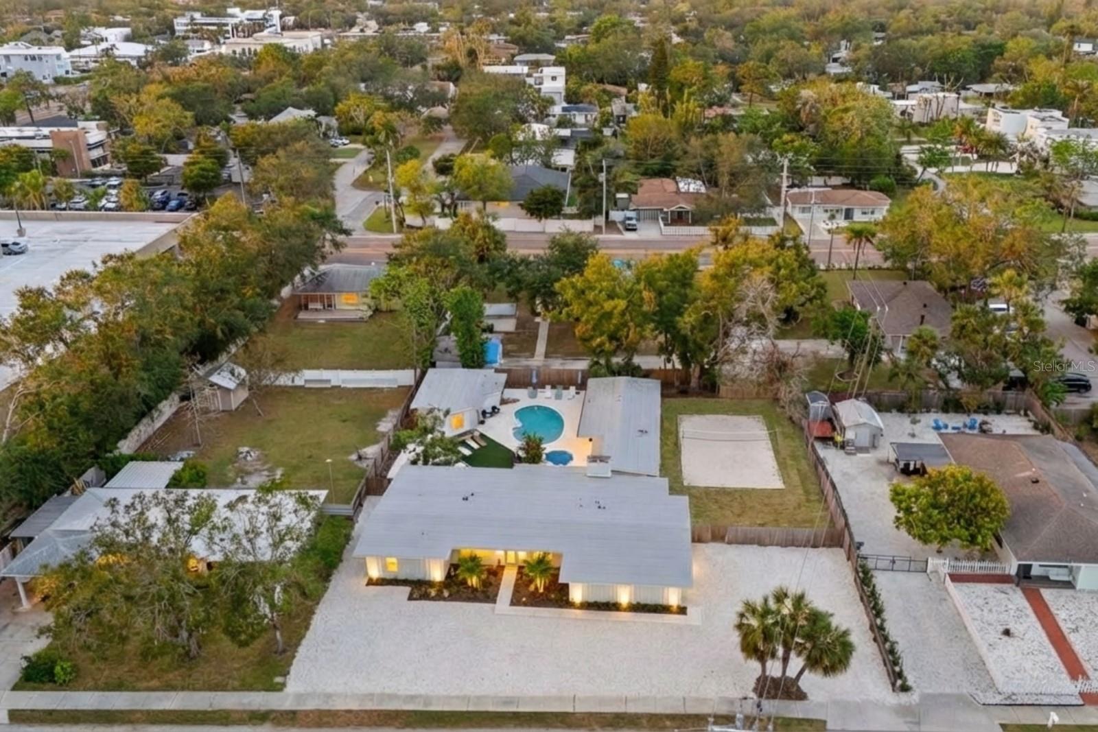 Photo of 2069 BOUGAINVILLEA STREET SARASOTA FL 34239