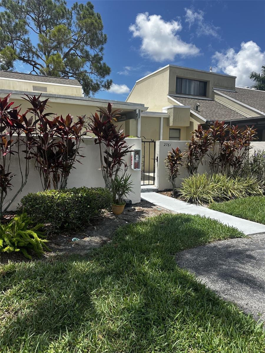 Photo of 2761 HORSESHOE COURT #Q4 SARASOTA FL 34235