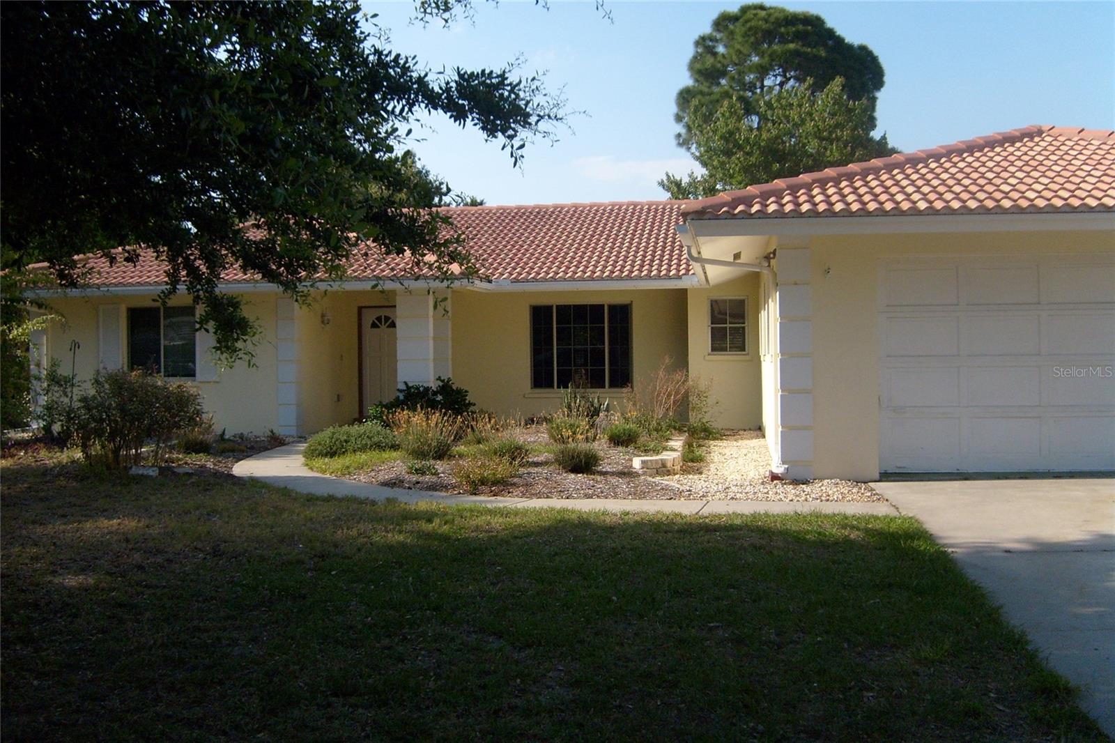 Photo of 1876 MID OCEAN CIRCLE SARASOTA FL 34239