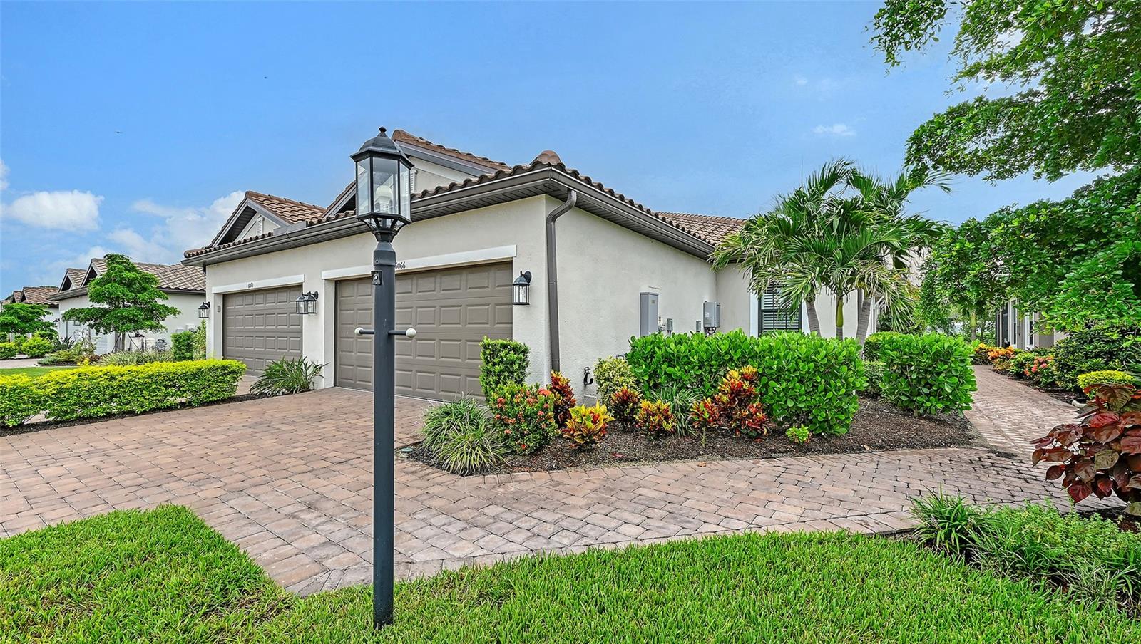 Photo of 6066 MESA GLEN BRADENTON FL 34203