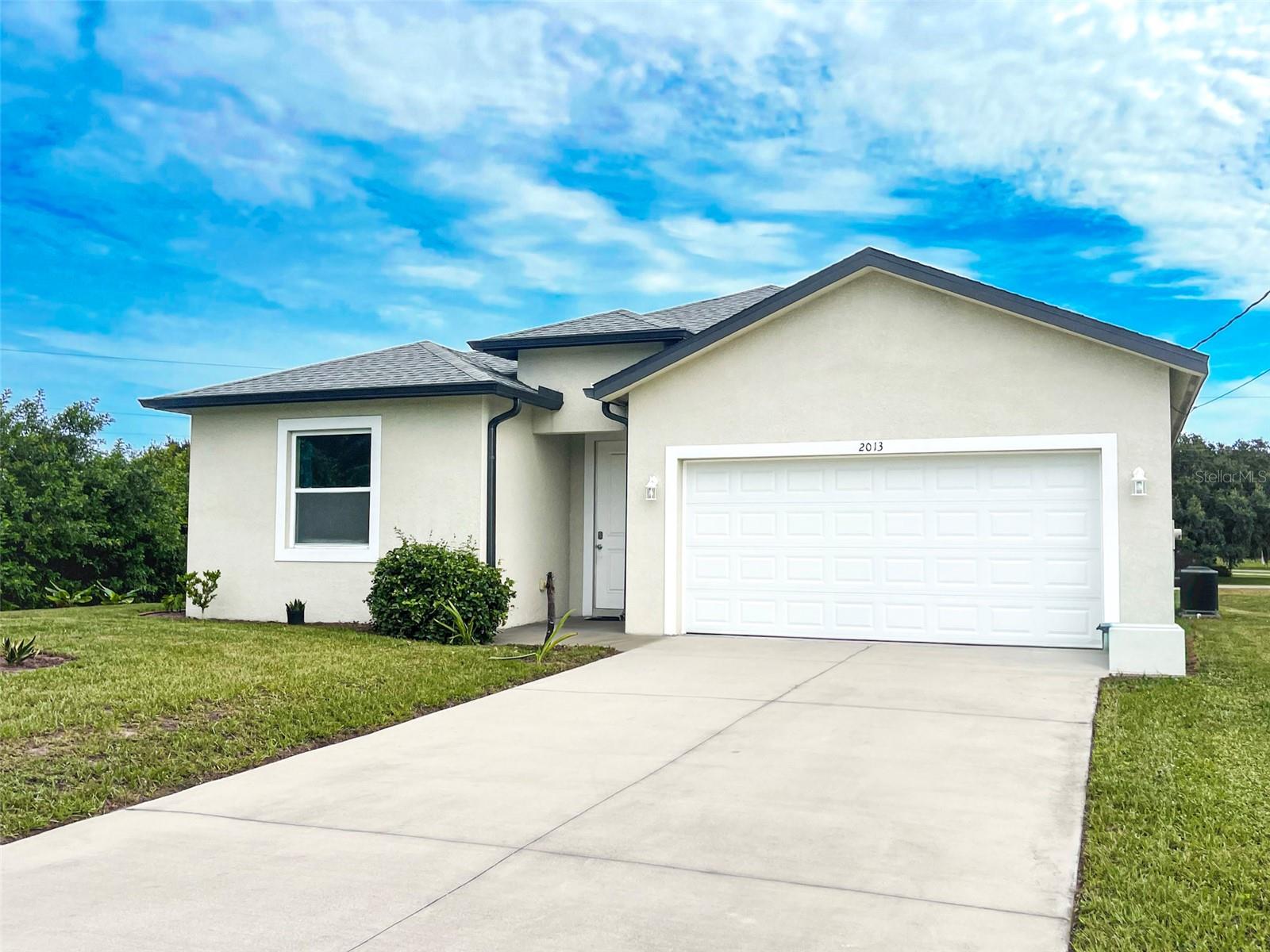 Photo of 2013 ODESSA CIRCLE LABELLE FL 33935