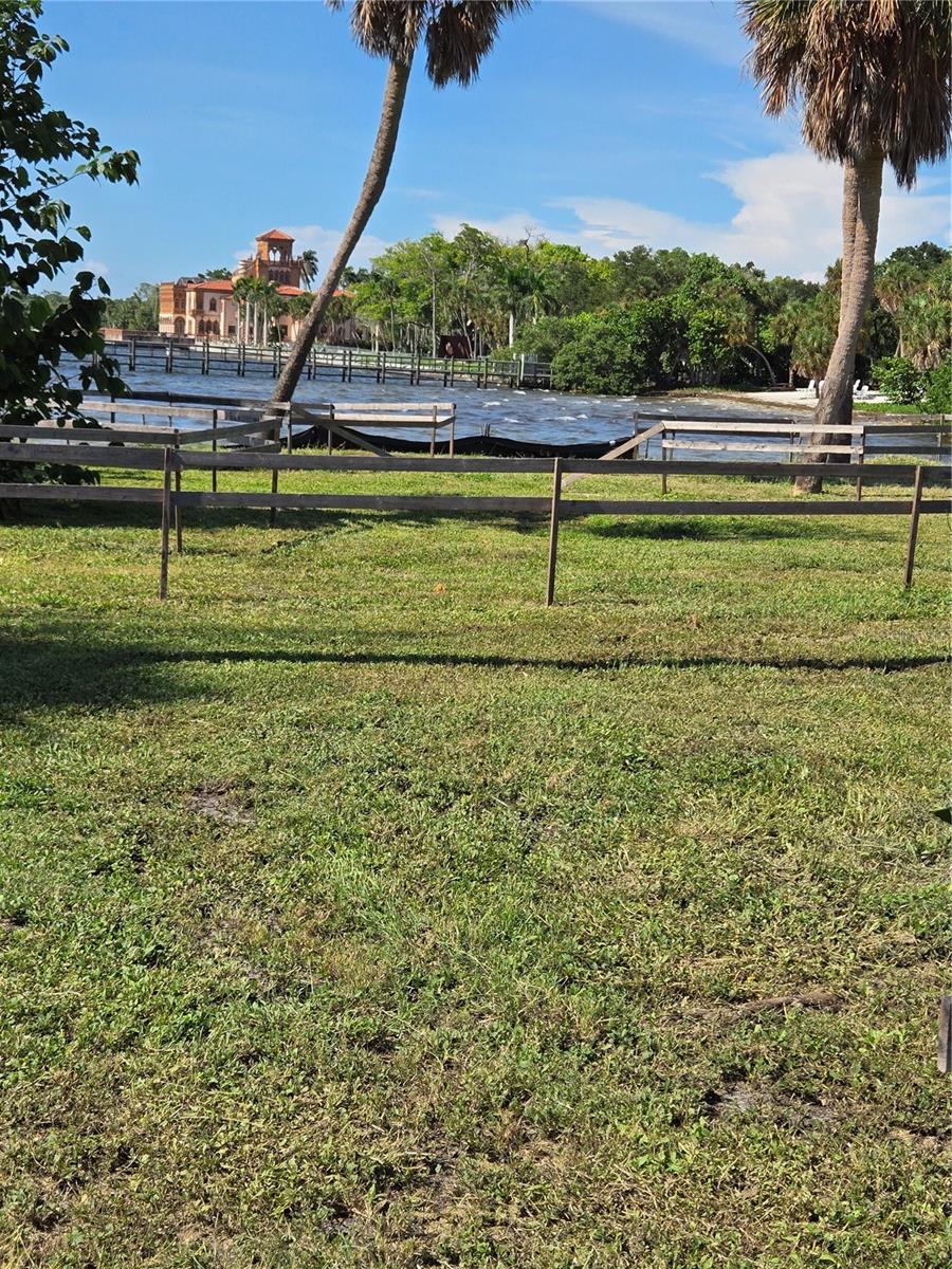 Photo of 333 N. SHORE DRIVE SARASOTA FL 34234
