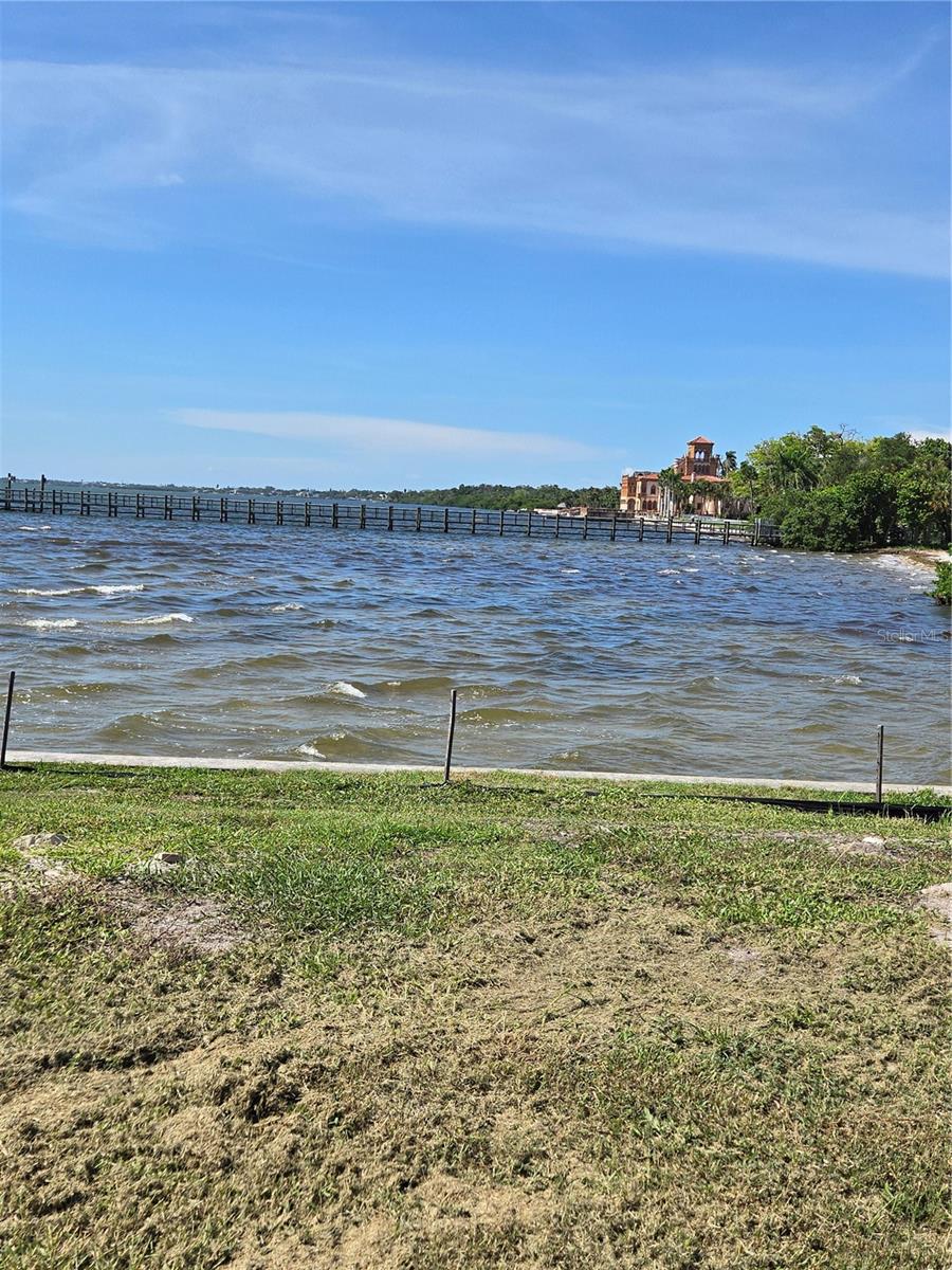 Photo of 337 N SHORE DRIVE SARASOTA FL 34234