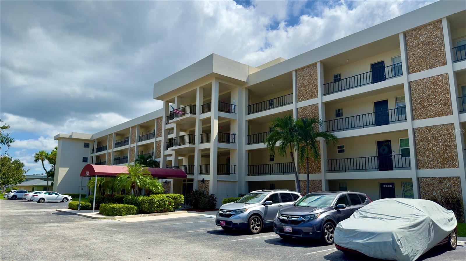 Photo of 7461 W COUNTRY CLUB DRIVE #306 SARASOTA FL 34243