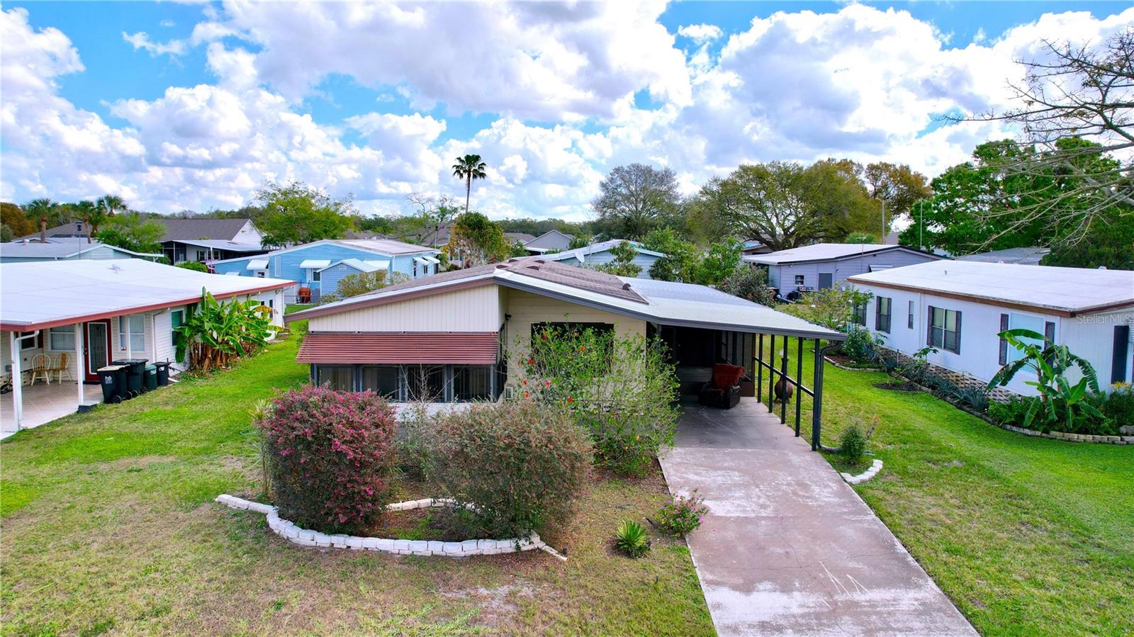 Photo of 470 VILLAGE CIRCLE WINTER HAVEN FL 33880